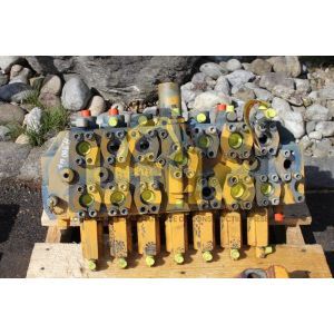 Distribuitor hidraulic excavator hitachi ex120 ult-013125