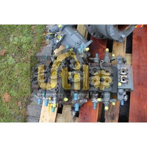 Distribuitor hidraulic excavator liebherr r 914c ult-013333
