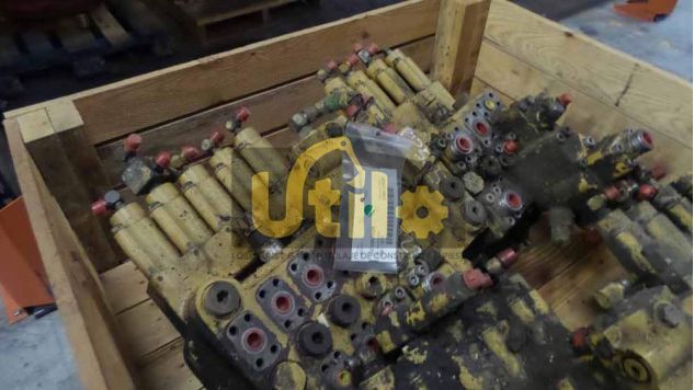 Distribuitor central excavator caterpillar 322 ult-012818