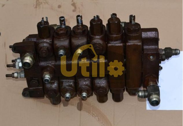 Distribuitor buldoexcavator case580 ult-012804