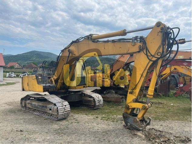 Dezmembram excavator pe senile  liebherr ult-011674