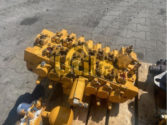 Distribuitor hidraulic excavator komatsu pc180nlc ult-013284