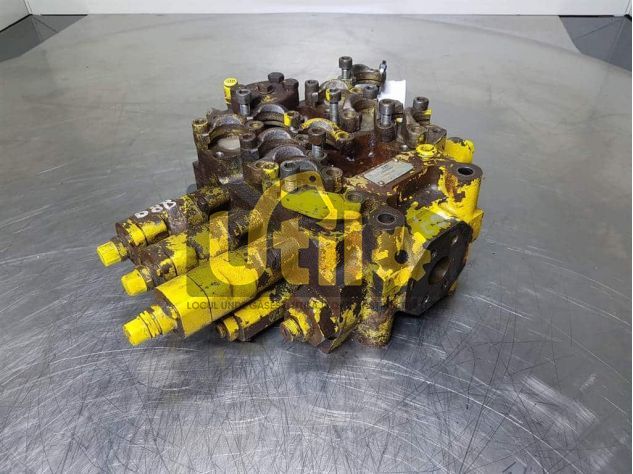 Distribuitor hidraulic incarcator frontal  komatsu wa270-3 ult-013458