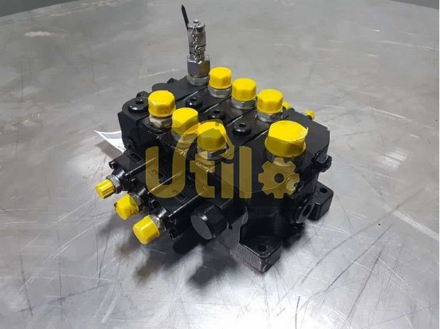 Distribuitor hidraulic komatsu pc50mr-2 ult-013528