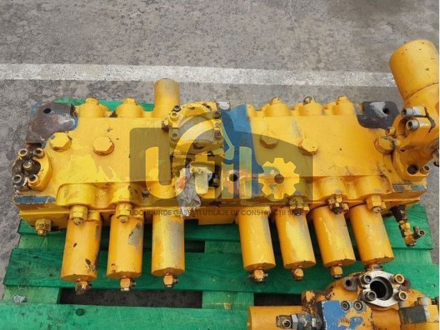 Distribuitor hidraulic liebherr r954li ult-013613