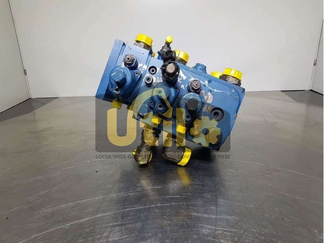 Distribuitor hidraulic miniexcavator neuson 1503 ult-013878