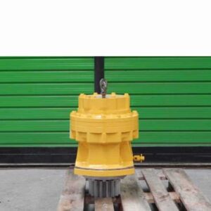 Reductor rotire excavator galben pe palet
