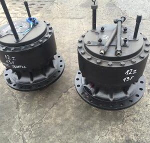 Reductor rotire second hand pentru excavator Caterpillar 365
