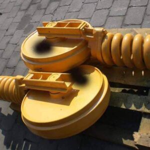 Roata ghidaj (idler) pentru excavator Caterpillar 375