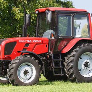 Tractor IRUM TAG 1025.3 pe camp verde