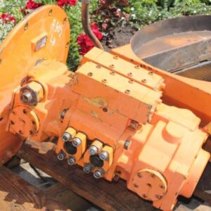Pompa hidraulica Liebherr A902 in stare buna, culoare portocaliu, pentru utilaje de constructii