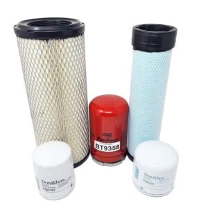 Set filtre motor Kubota D1803: Filtru de ulei, filtru de combustibil, filtru de aer Donaldson si Baldwin