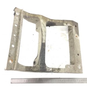 Suport Placa Treapta Inferioara Dreapta Renault – Coduri: 5010610723, 7421087113, 21087113, 5010389959, 5600201656