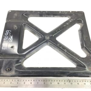 Suport pentru aparator de noroi axa fata/spate dreapta Volvo – Cod 84228536/82271846