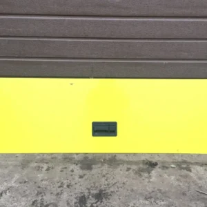 Trapa laterala dreapta pentru autobuz Scania galbena