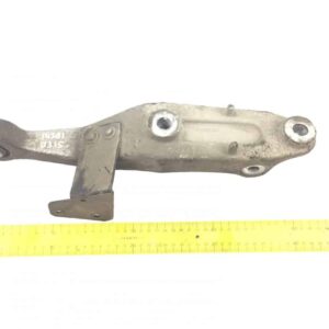 Suport cabina spate dreapta Renault 5010552053 – Piesa metalica cu prinderi si dimensiune de aproximativ 30 cm