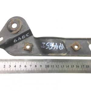 Suport Parasolar Stanga Scania 1355669 – Piesa Metalica cu Gauri de Montaj si Inscriptionare