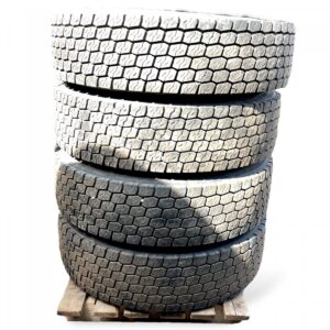 Set 4 anvelope camion Volvo 295/80R22.5