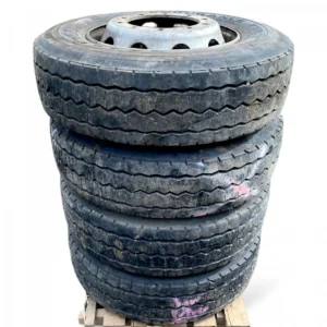 Set de roti Volvo 225/8.25 – 305/70R22.5, 4 bucati