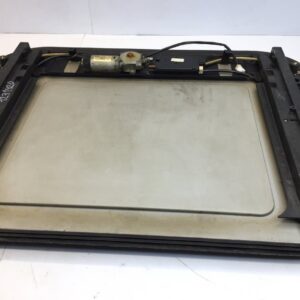 Trapa de acoperis MAN cu motor electric – Coduri OEM: 81629416047, 81629416060, 81629416065, 81629416069, 81629416041, 81629416042