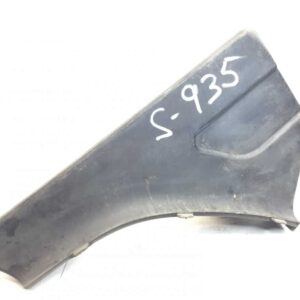 Capac din plastic intre cabina si aparator de noroi, spate stanga Scania – 1364665