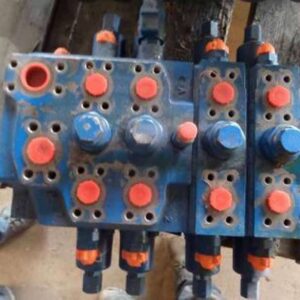 Distribuitor hidraulic pentru incarcator frontal liebherr 544 ult-014107