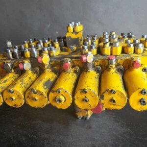 Distribuitor hidraulic excavator komatsu pc210-6k ult-013288
