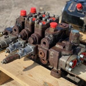 Distribuitor hidraulic jcb 456 ult-013474